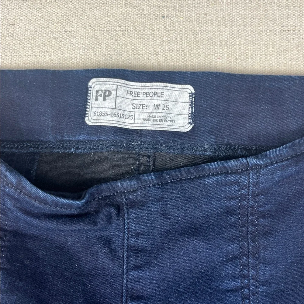 Free People Dark Blue Skinny Raw Hem Denim Leggings Size: 25